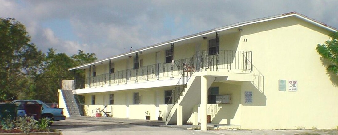 113 NW 27th Ave in Fort Lauderdale, FL - Building Photo