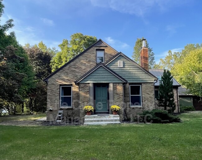 property at 3501 Lake Dr SE