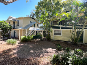 The Bungalows on South Johnson in Lakeland, FL - Building Photo - Building Photo