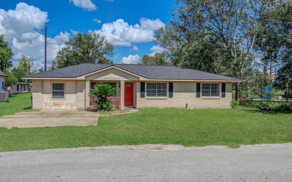 8907 Noble St in Needville, TX - Building Photo