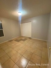 465 W Ivyglen St in Mesa, AZ - Building Photo - Building Photo