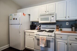 1347 Keys Crossing Dr NE in Atlanta, GA - Building Photo - Building Photo