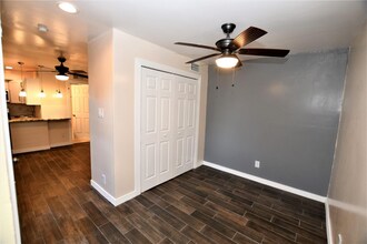 9821 Walnut St in Dallas, TX - Building Photo - Building Photo