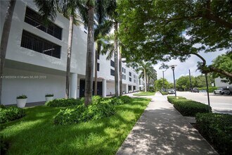 1330 West Ave in Miami Beach, FL - Building Photo - Building Photo