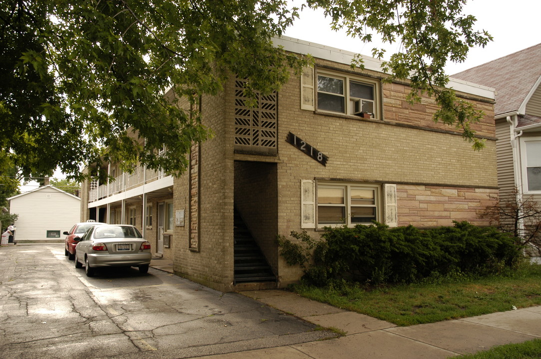 Circle Apartments in Forest Park, IL - Building Photo