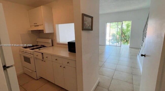 property at 1305 W 53rd St