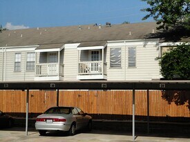 11710 Southlake Dr in Houston, TX - Building Photo