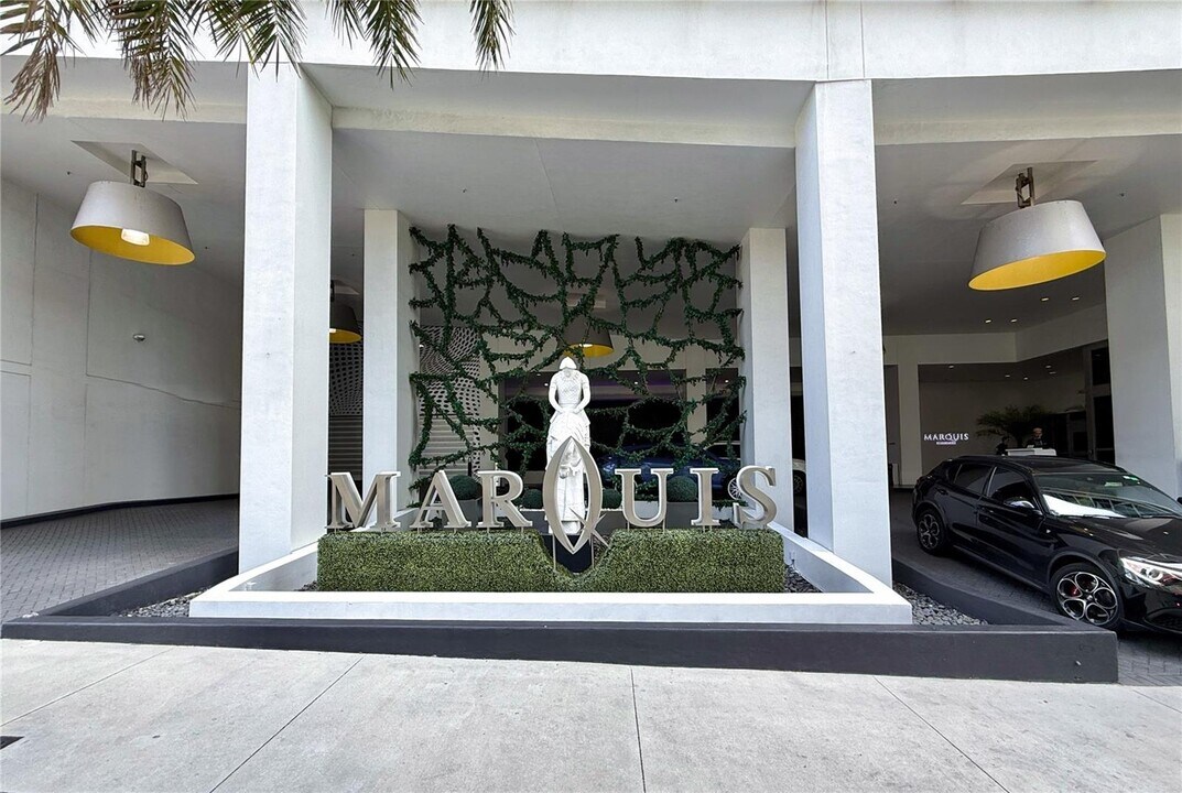1100 Biscayne Blvd, Unit 3404 in Miami, FL - Building Photo
