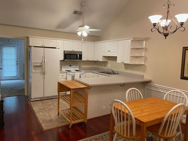 126 Hayesbury Ct in Pelham, AL - Building Photo - Building Photo