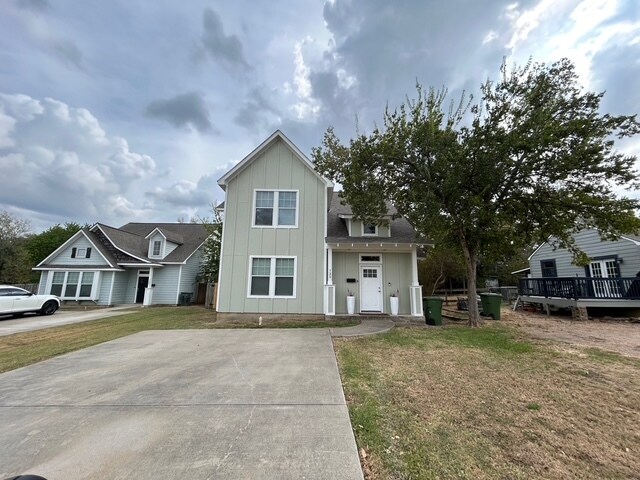 735 Meadow Ln in Bryan, TX - Building Photo