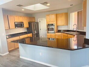 8069 N Painted Feather Dr in Tucson, AZ - Building Photo - Building Photo