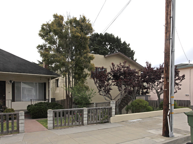 317 CLAY St in Monterey, CA - Foto de edificio - Building Photo