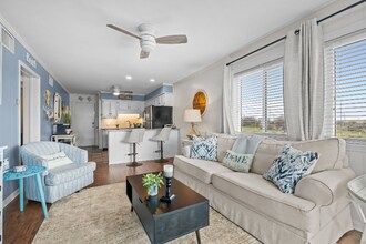 301 Commerce Way in Atlantic Beach, NC - Building Photo - Building Photo