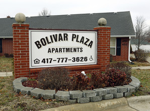 Bolivar Plaza Apartments in Bolivar, MO - Foto de edificio - Building Photo