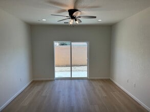 1520-1524 Sarba Ct in Los Banos, CA - Building Photo - Building Photo