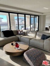 17328 Tramonto Dr in Los Angeles, CA - Building Photo - Building Photo