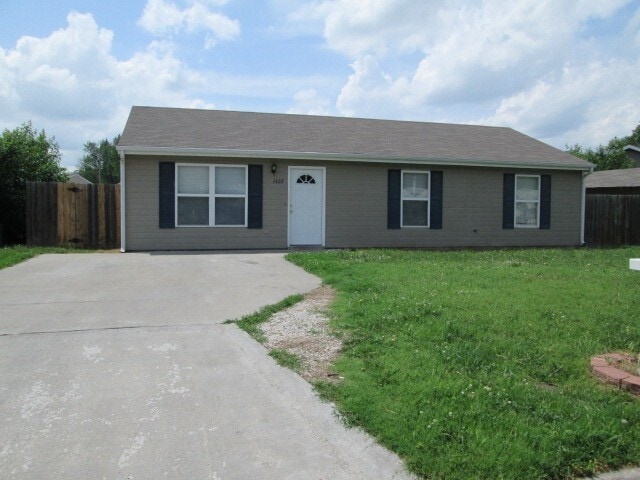 property at 1422 Dean Ave