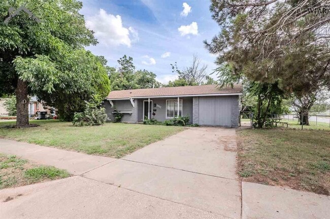 property at 5017 Kingston Dr