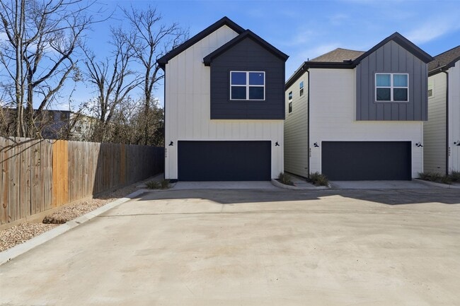 property at 8014 Huntington Spgs Ln