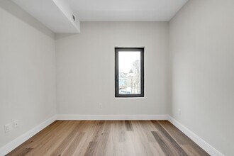 63 Belgrade Ave, Unit 405 in Boston, MA - Building Photo - Building Photo