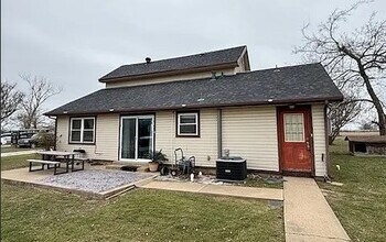 2220 N Clements St in Gainesville, TX - Building Photo - Building Photo