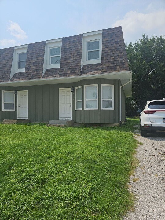 5710 N Division St in Davenport, IA - Foto de edificio