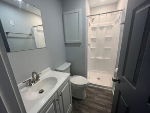 8100 W National Ave in West Allis, WI - Foto de edificio - Building Photo