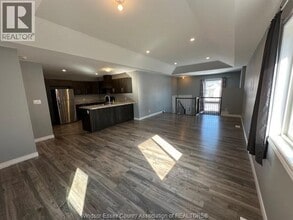 3161 Viola Cres in Windsor, ON - Building Photo - Building Photo