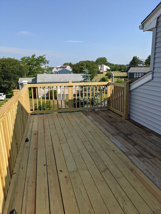 20 Spruce Ave in Narragansett, RI - Building Photo