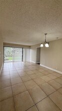 1500 Lake Crystal Dr, Unit C in Royal Palm Beach, FL - Building Photo - Building Photo