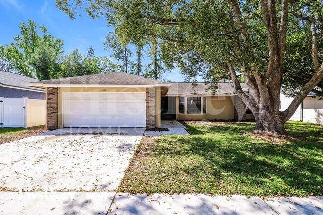 property at 1907 Landside Dr