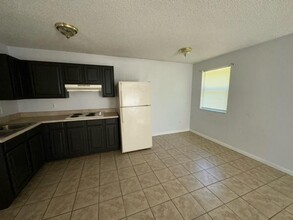 2104 Bonneville Dr in Orlando, FL - Foto de edificio - Building Photo