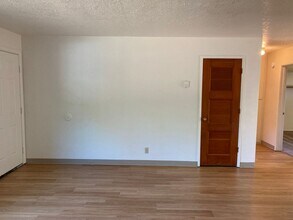 1671 Ferry St in Eugene, OR - Building Photo - Building Photo
