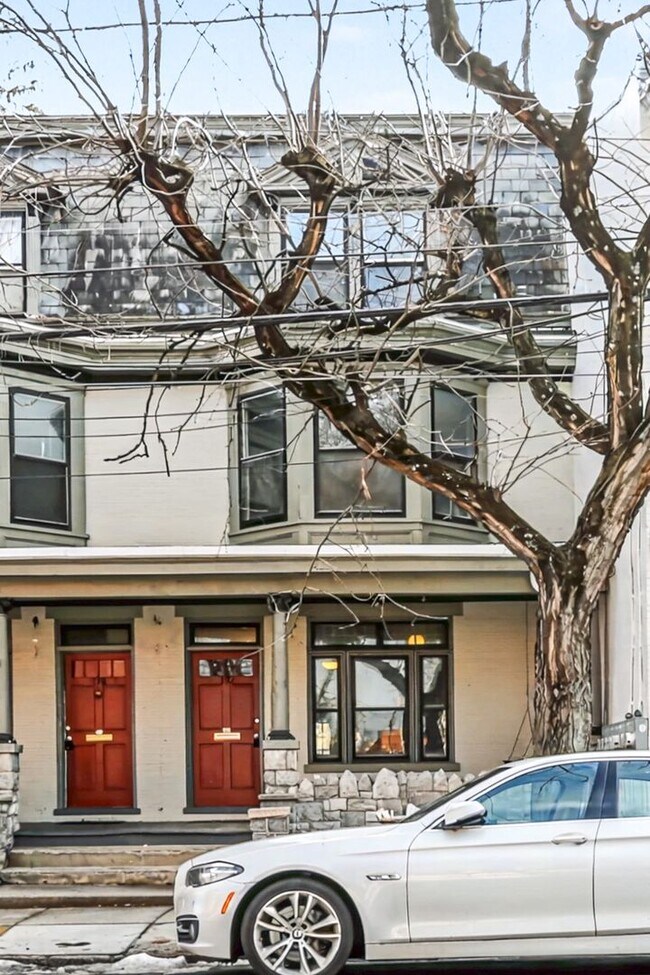 110 W Pomfret St in Carlisle, PA - Building Photo - Building Photo