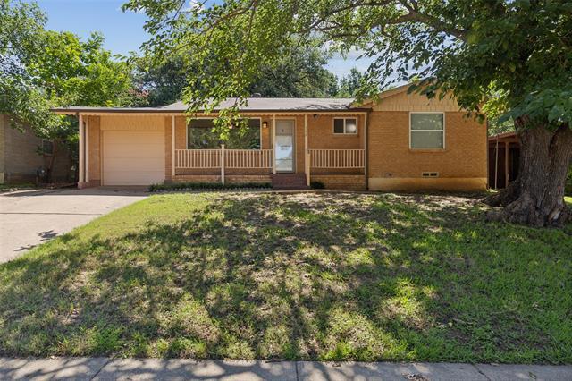 308 Myrtle Dr in Hurst, TX - Building Photo