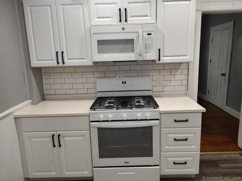 1851 Central Ave in Bridgeport, CT - Building Photo