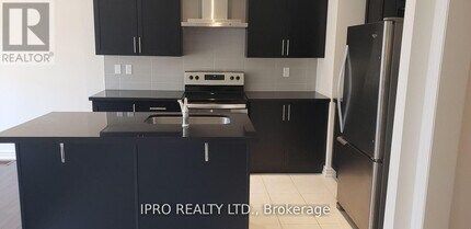 52 Adventura Rd in Brampton, ON - Building Photo - Building Photo