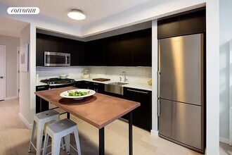 535 W 43rd St in New York, NY - Building Photo - Building Photo