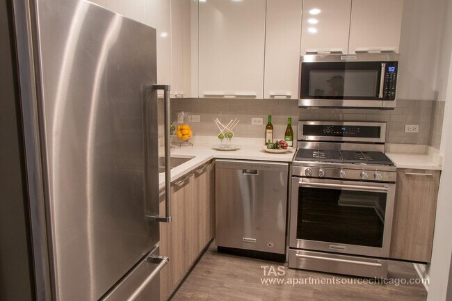 932 W Dakin St in Chicago, IL - Building Photo - Building Photo