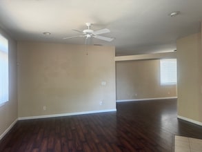 7733 Southland Way in Sacramento, CA - Building Photo - Building Photo