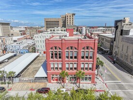 525 22nd St, Unit 4 in Galveston, TX - Building Photo