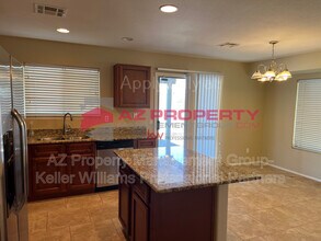 8956 W Tony Ct in Peoria, AZ - Foto de edificio - Building Photo