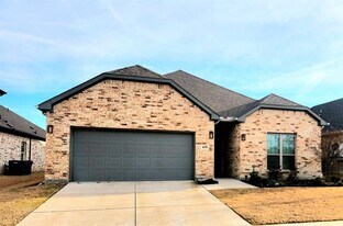 490 Oak Crk Dr in Lavon, TX - Building Photo