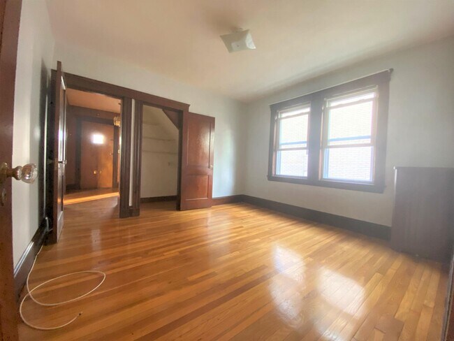 15 Clayton Ave, Unit 1 in Medford, MA - Building Photo - Building Photo