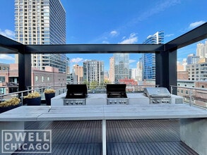 640 N La Salle Dr, Unit 304 in Chicago, IL - Foto de edificio - Building Photo