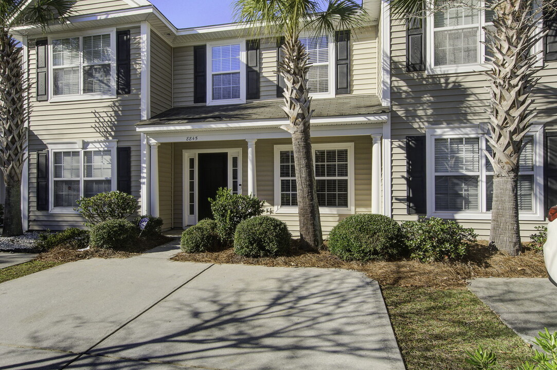 8845 Gable St in North Charleston, SC - Building Photo