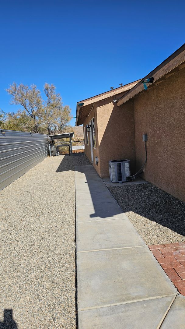 61478 Desert Air Rd-Unit -B in Joshua Tree, CA - Building Photo - Building Photo