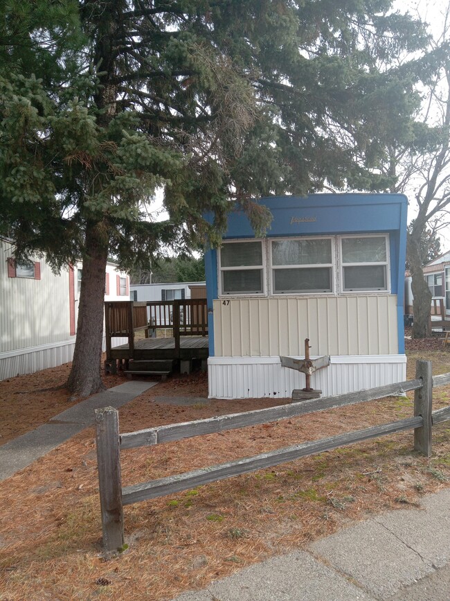 Silver Creek Mobile Home Estates in Harvey, MI - Foto de edificio - Building Photo