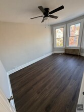 224 E 237th St-Unit -DUPLEX in Bronx, NY - Building Photo - Building Photo