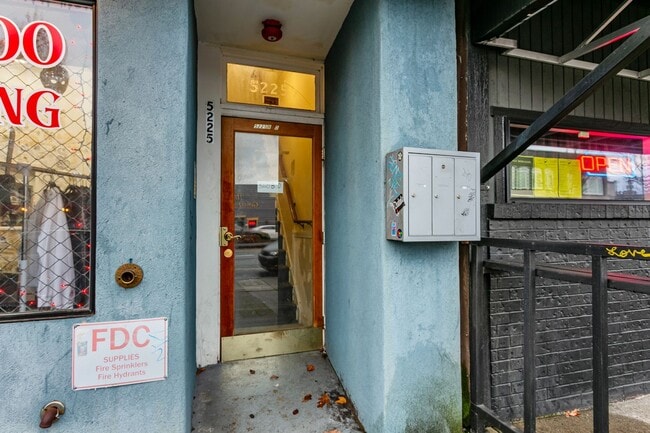 property at 5225 S Tacoma Way